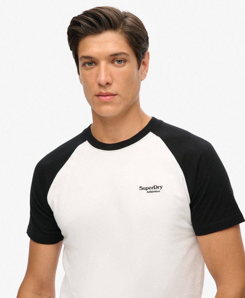 camiseta de beisebol essential logo em algodão orgânico na cor Ópticapreta