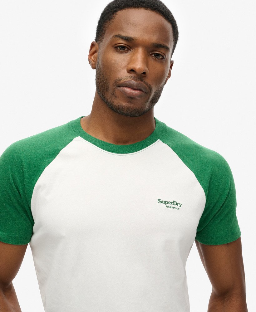 camiseta de beisebol essential logo em algodão orgânico na cor verde mesclado opticfield green.