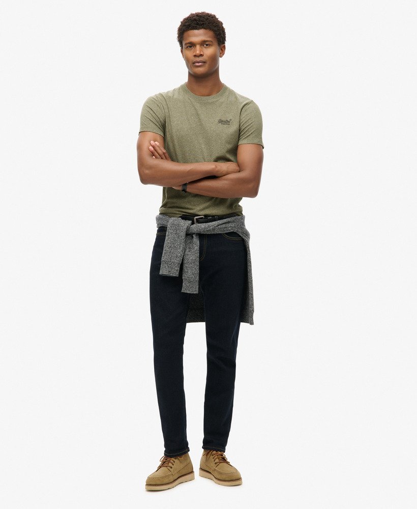 camiseta essential logo em algodão orgânico na cor cinza oliva mesclado