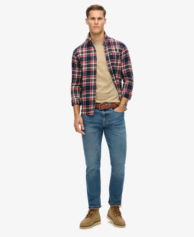 camiseta essential logo em algodão orgânico na cor marrom mesclado.