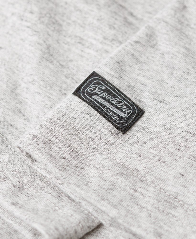 camiseta com logo bordado tonal em cinza mescla atlético