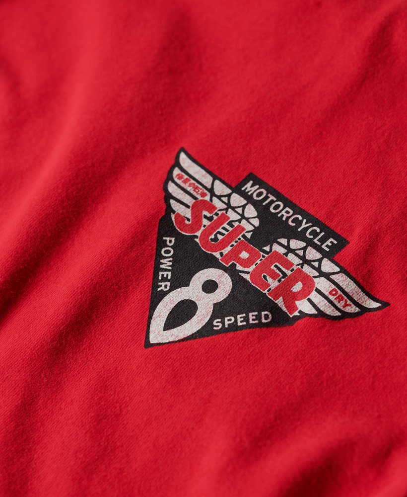 camiseta vintage americana com estampa gráfica na cor vermelho refrigerante