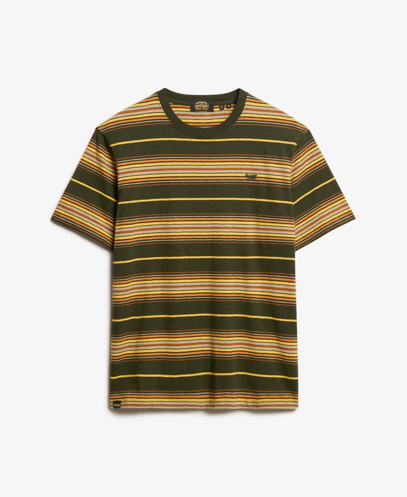 camiseta listrada estilo descontraído na cor verde-oliva.