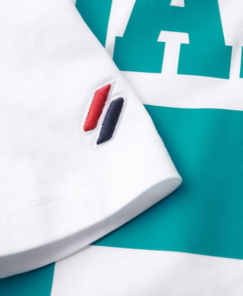camiseta folgada com o logo de osaka na cor branca brilhante.