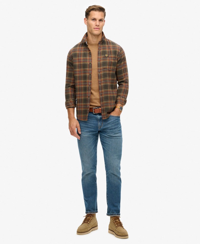 camiseta essential logo em algodão orgânico na cor buck tan brown mesclado