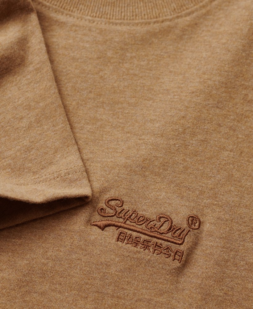 camiseta essential logo em algodão orgânico na cor buck tan brown mesclado
