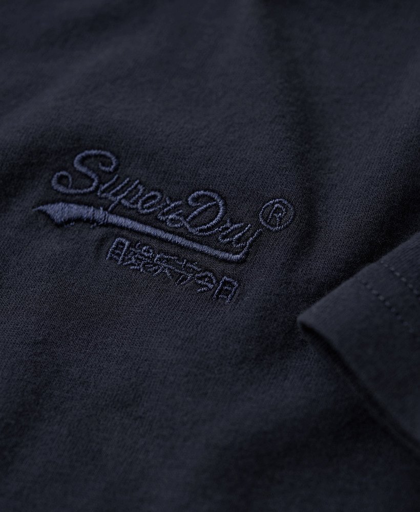 camiseta essential logo em algodão orgânico na cor azul-marinho eclipse