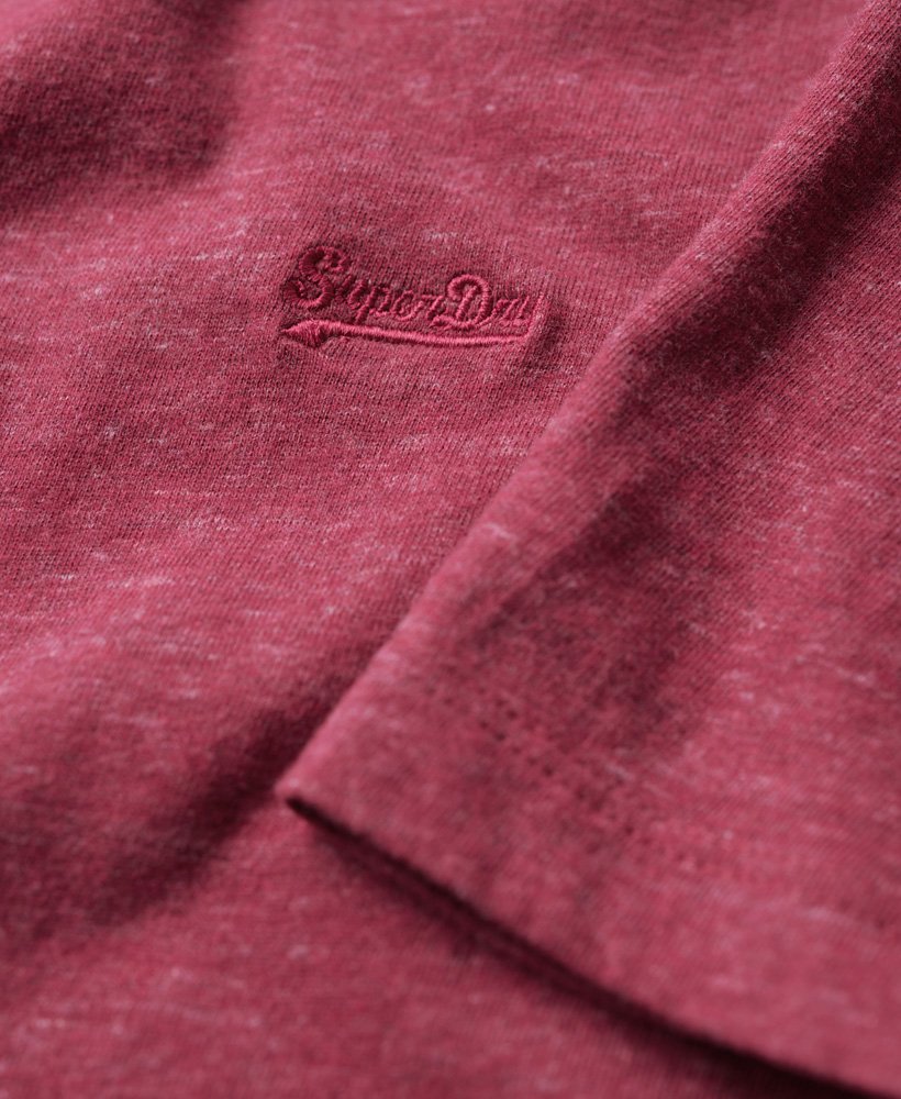 camiseta essential small logo em algodão orgânico na cor vermelho mesclado.