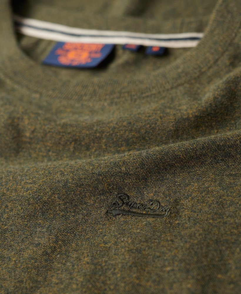 camiseta essential small logo em algodão orgânico na cor verde oliva mesclado