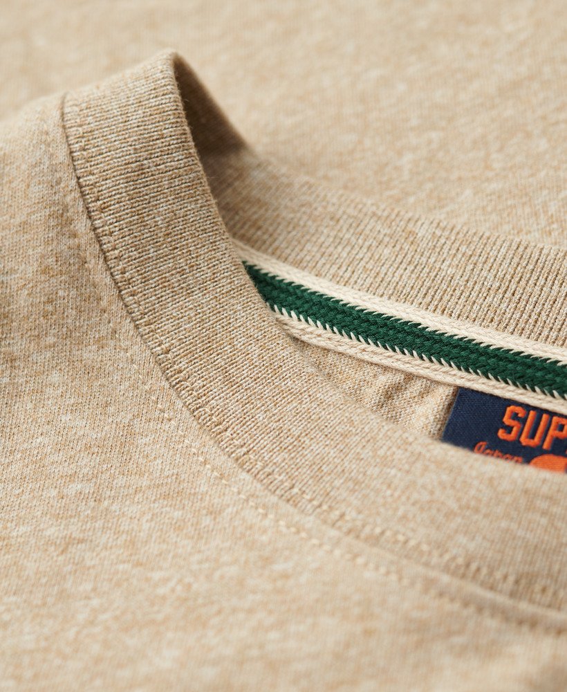 camiseta essential small logo em algodão orgânico na cor marrom mesclado
