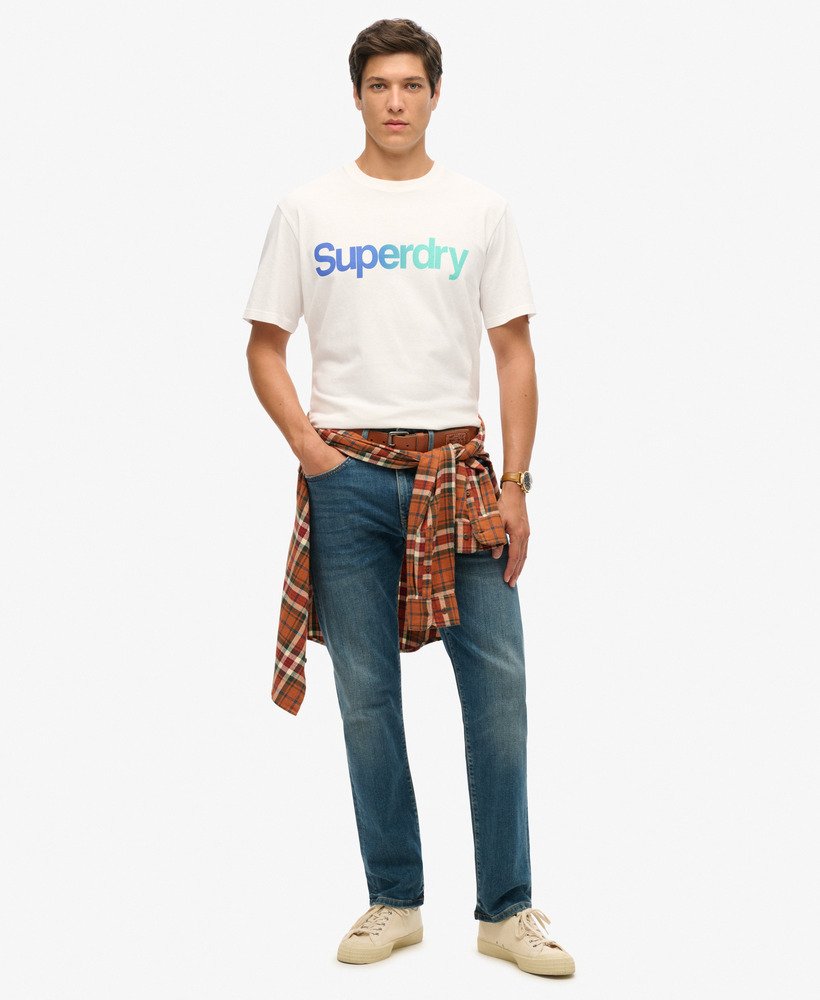 camiseta folgada com logo principal em degradê branco brilhante.