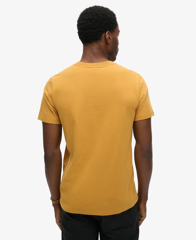 camiseta com estampa do ano novo chinês na cor bege açafrão