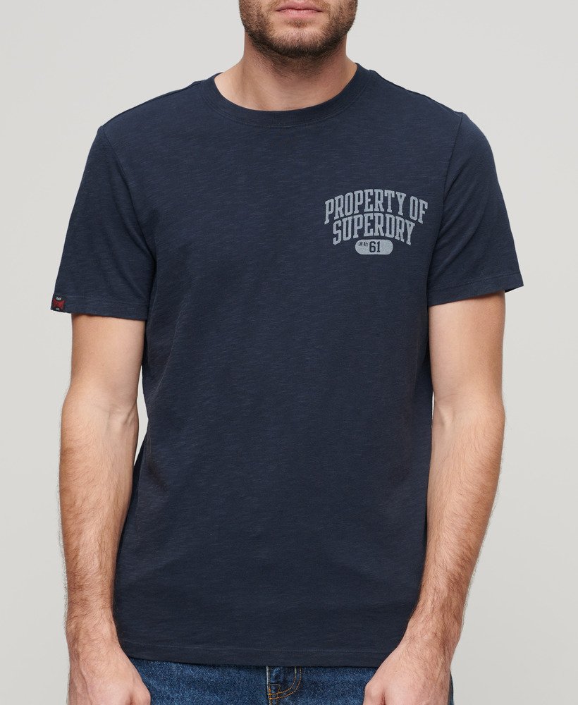 camiseta esportiva universitária com estampa na cor azul marinho eclipse slub.
