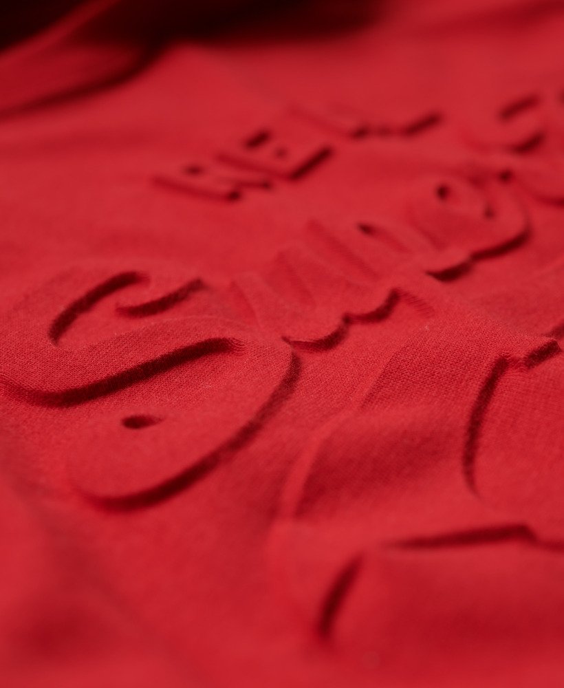 camiseta com logo vintage em relevo na cor vermelho expedition.