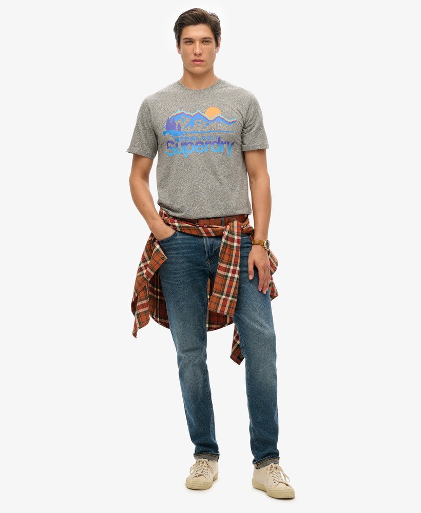 camiseta core logo great outdoors na cor cinza asfalto grit