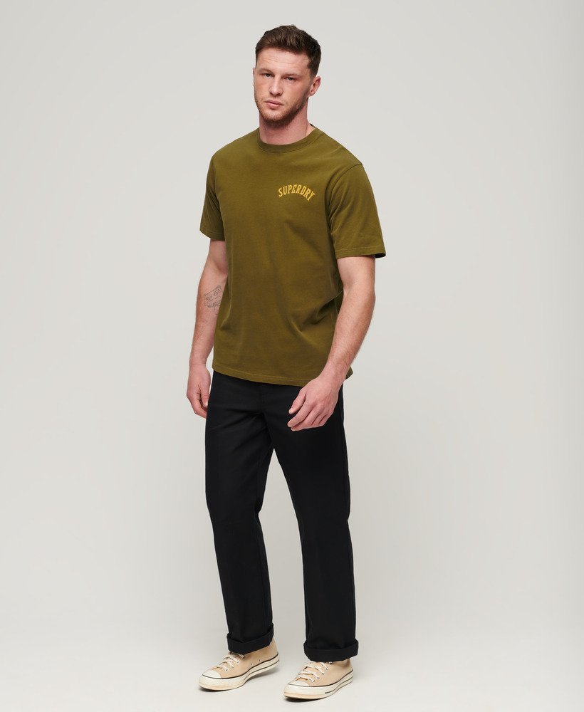 camiseta folgada com estampa de tatuagem na cor verde abeto.