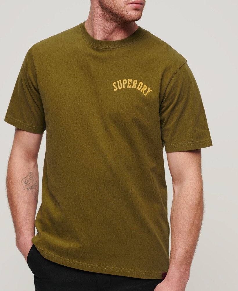 camiseta folgada com estampa de tatuagem na cor verde abeto.