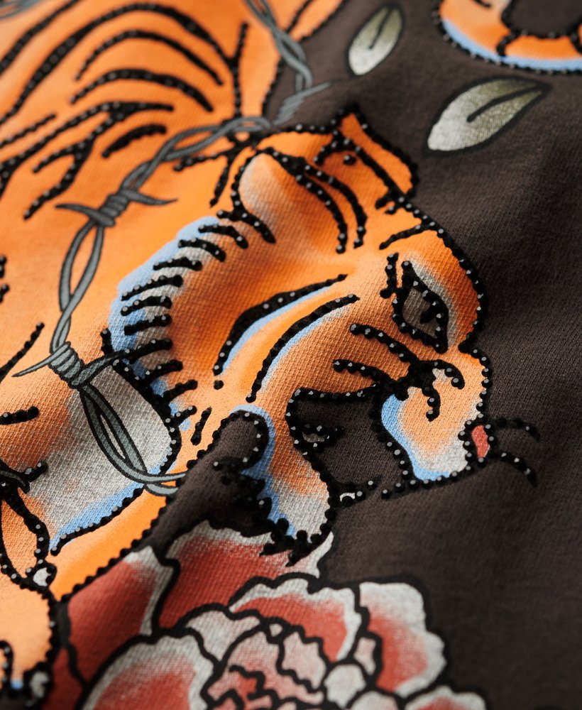 camiseta folgada com estampa de tatuagem na cor preto vintage