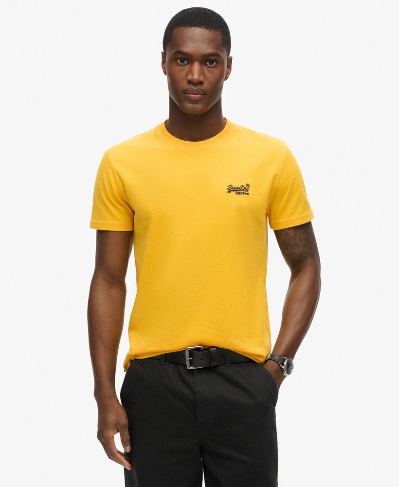 camiseta essential logo em algodão orgânico na cor utah gold