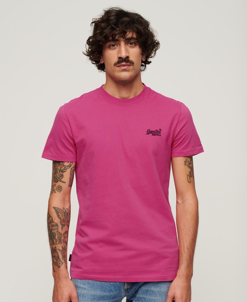 camiseta essential logo em algodão orgânico na cor rosa echo