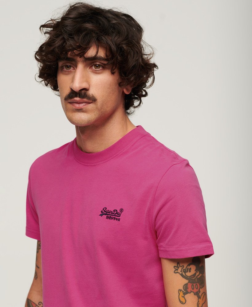 camiseta essential logo em algodão orgânico na cor rosa echo