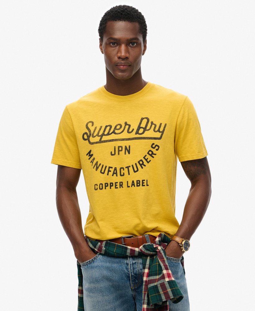 camiseta copper label script em tecido flamê amarelo pigmentado.