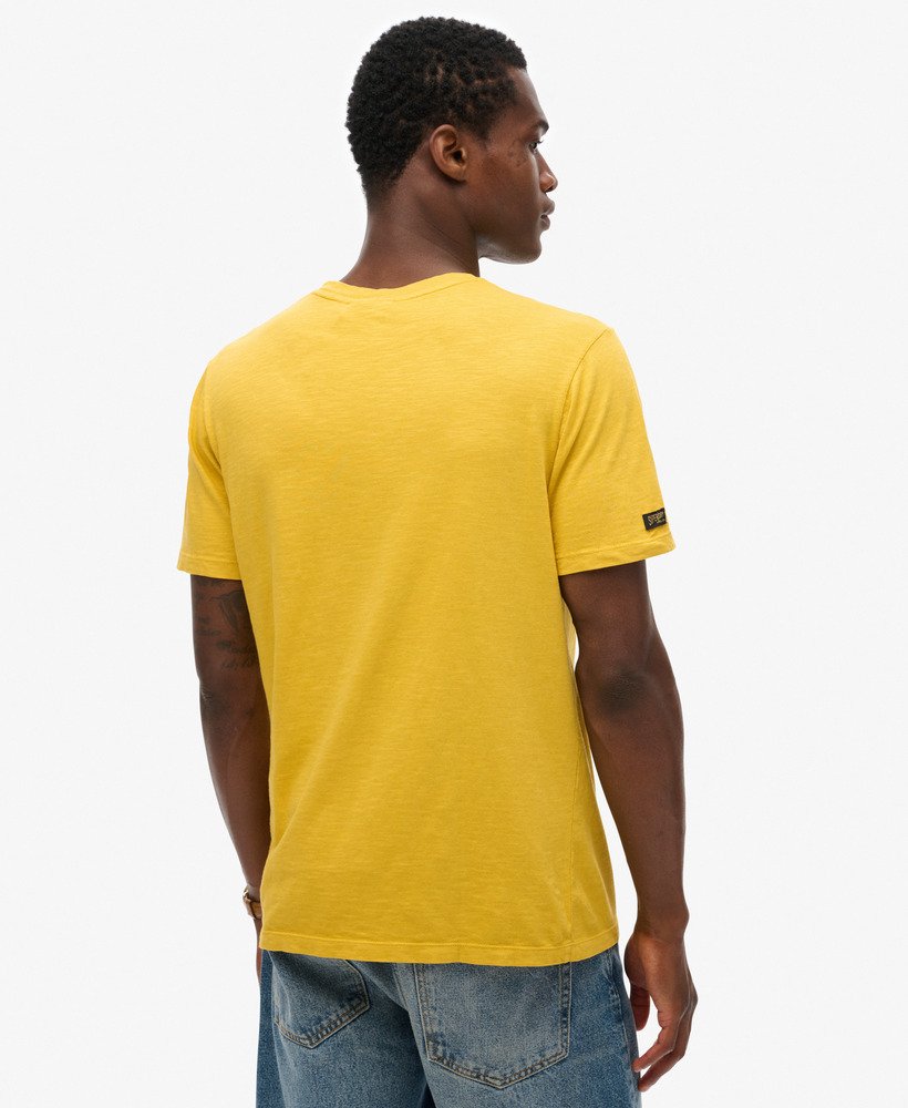 camiseta copper label script em tecido flamê amarelo pigmentado.