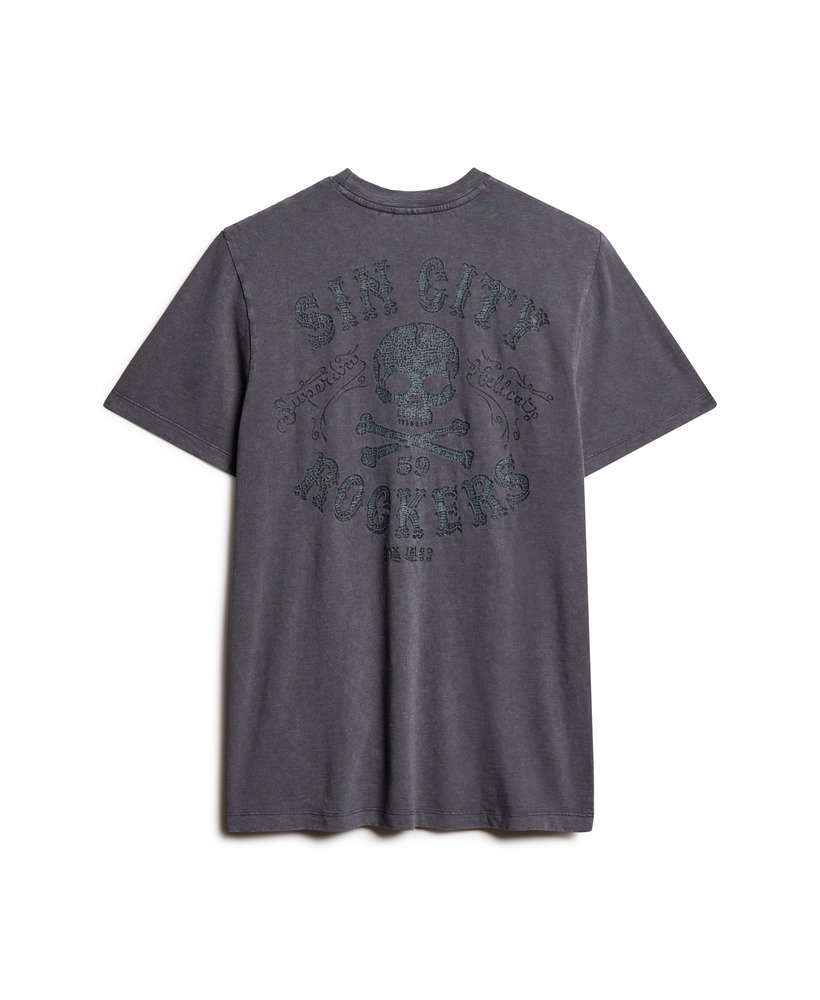 camiseta com estampa retrô de rock na cor cinza carvão.