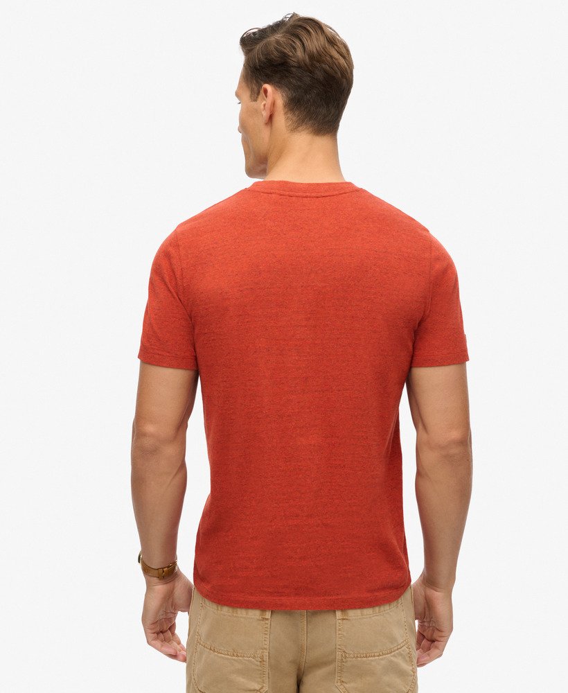 camiseta com logo vintage bordado na cor laranja arizona grit.