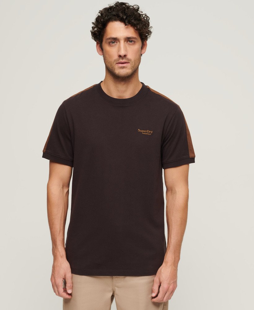 camiseta retrô essential logo em marrom ameixa chocolatebege dachshund