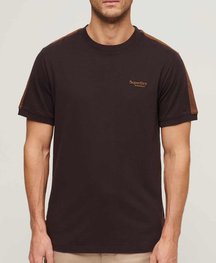camiseta retrô essential logo em marrom ameixa chocolatebege dachshund