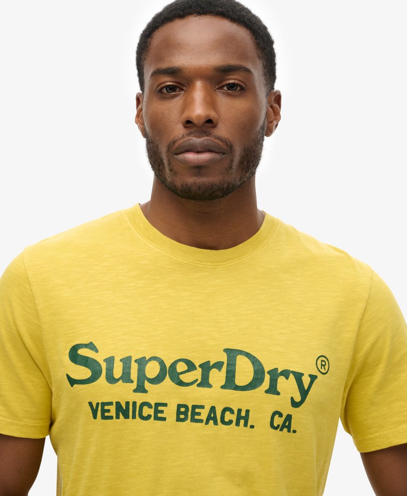 camiseta venue classic logo na cor oil yellow slub