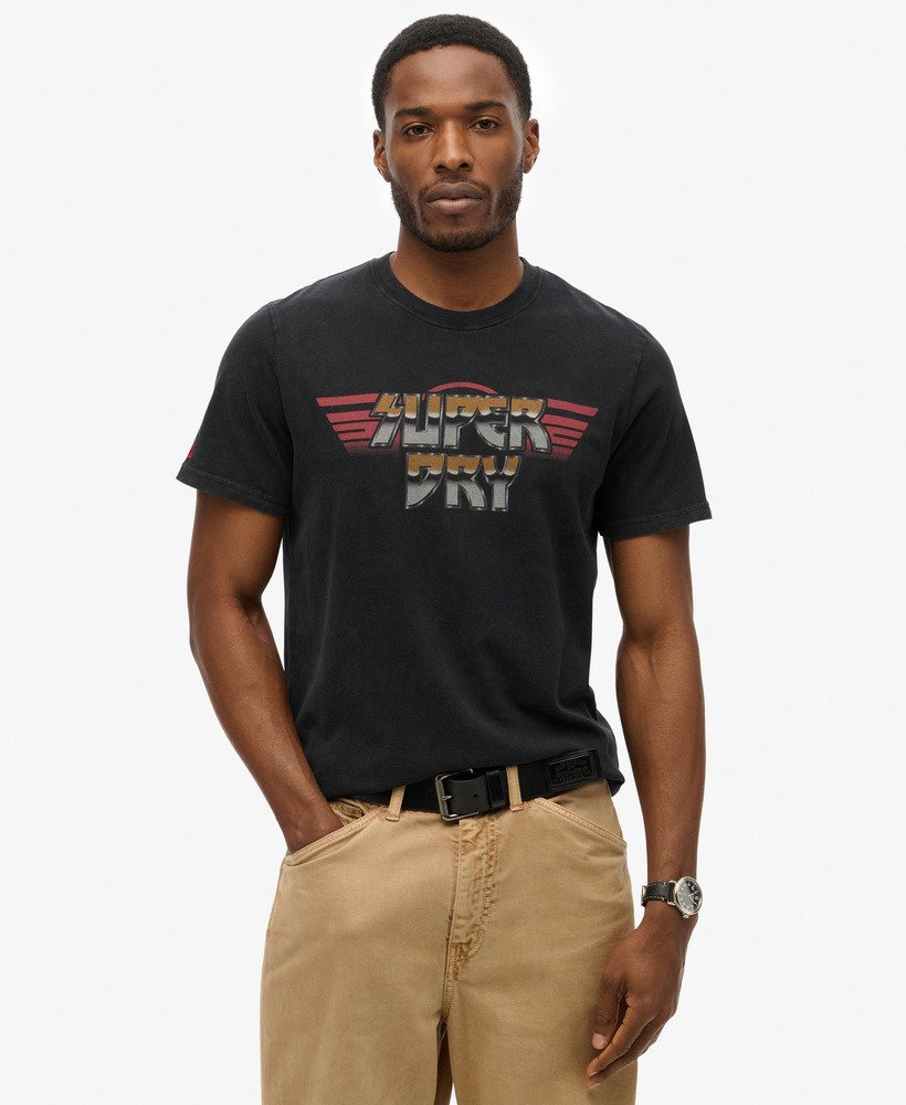 camiseta de banda de rock com estampa gráfica em preto lavado