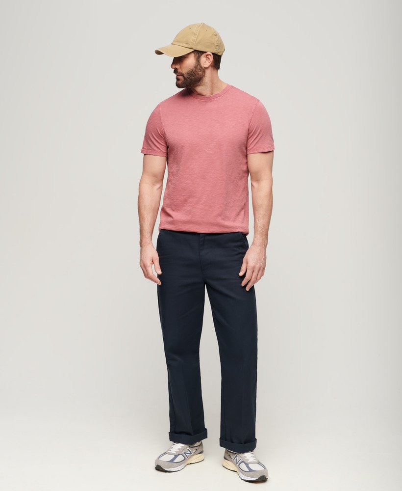 camiseta de manga curta com gola redonda em tecido texturizado rosa mesa.