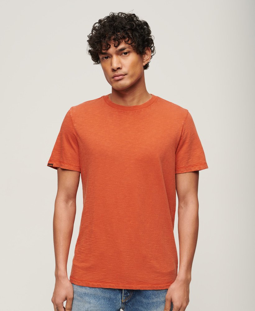 camiseta de manga curta com gola redonda em tecido texturizado na cor laranja mecca.