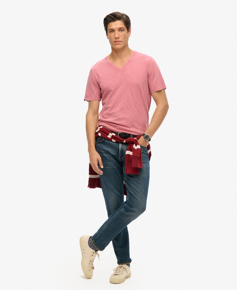 camiseta de manga curta com decote em v em tecido texturizado rosa mesa.