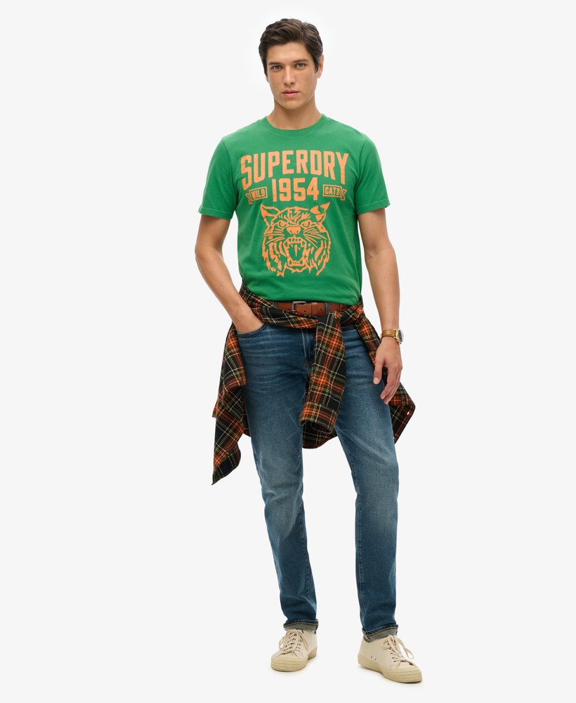 camiseta com estampa de atletismo na cor verde oregon.