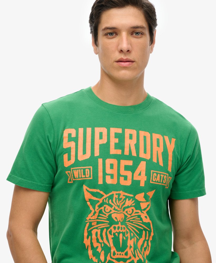 camiseta com estampa de atletismo na cor verde oregon.