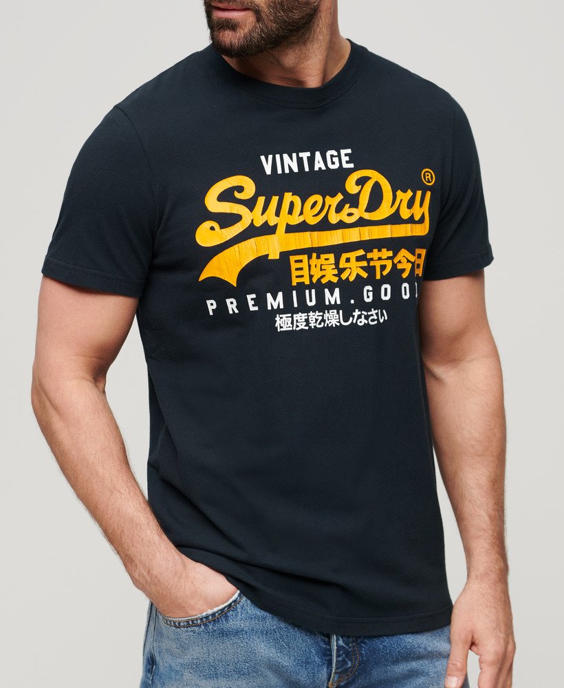 camiseta vintage logo duo na cor azul marinho eclipse