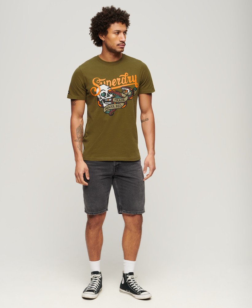 camiseta tattoo script na cor verde abeto