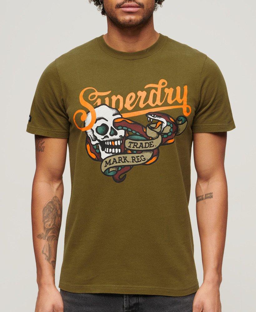 camiseta tattoo script na cor verde abeto