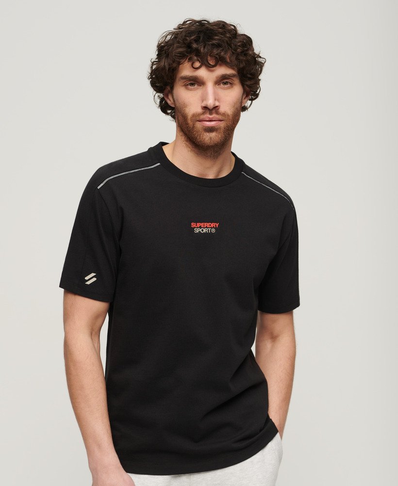 camiseta sport tech logo relaxed na cor preta