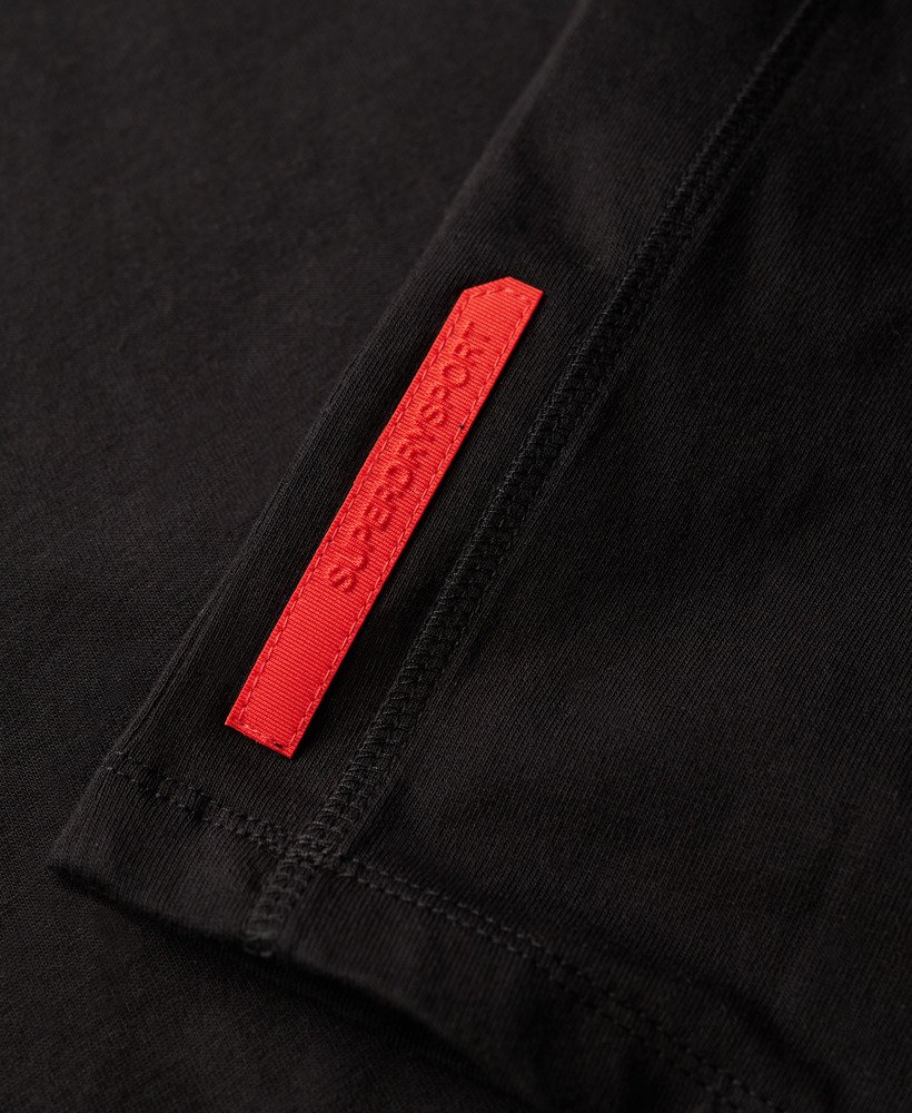camiseta sport tech logo relaxed na cor preta