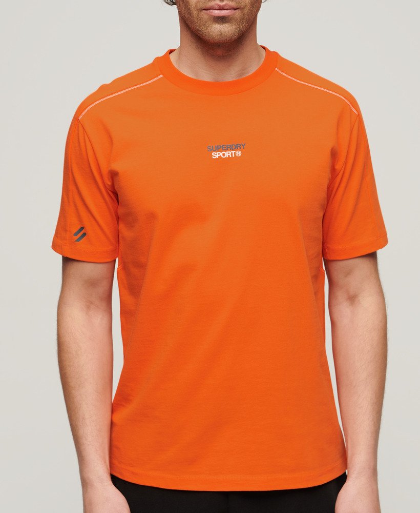 camiseta sport tech logo relaxed na cor laranja tigre