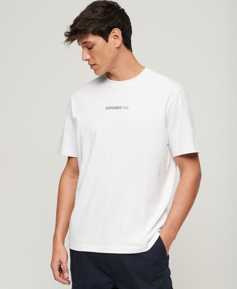 camiseta utility sport logo loose fit na cor branca brilhante.