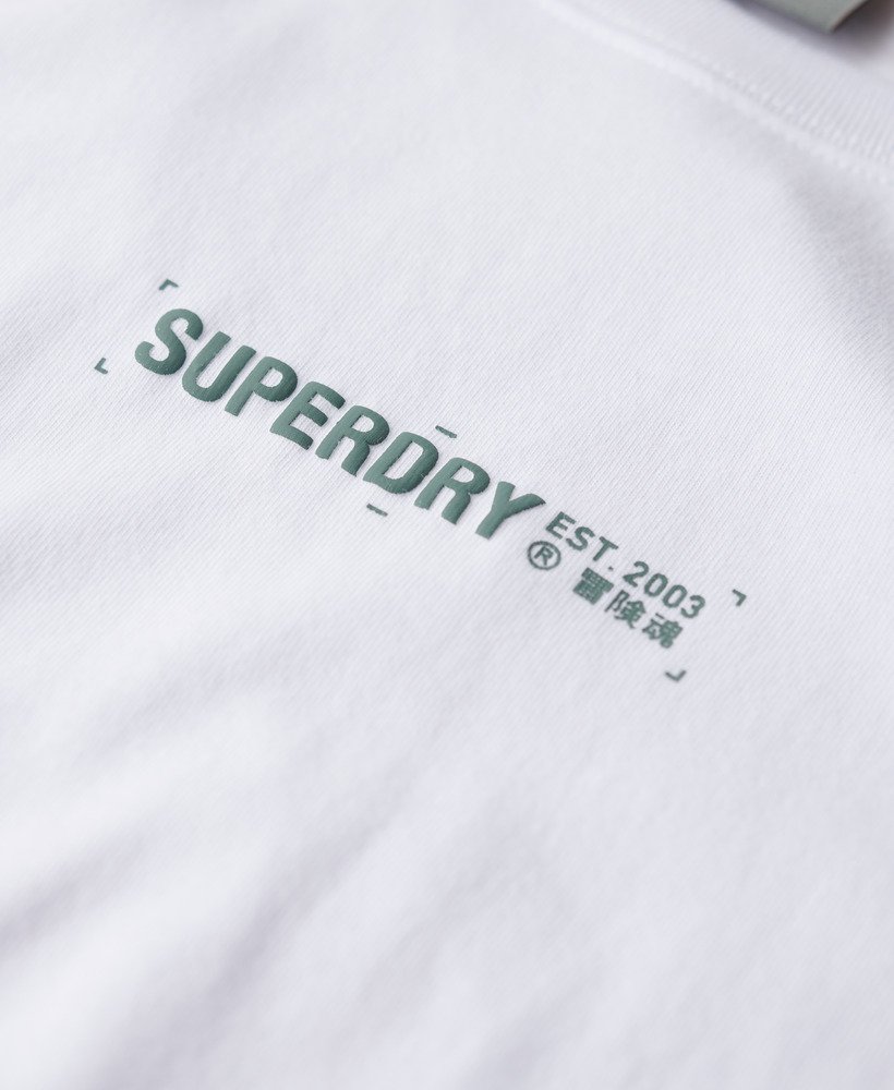 camiseta utility sport logo loose fit na cor branca brilhante.
