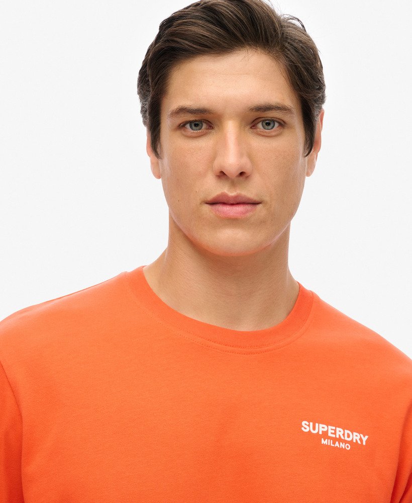 camiseta esportiva de luxo com modelagem solta na cor vermelho tomate cereja.