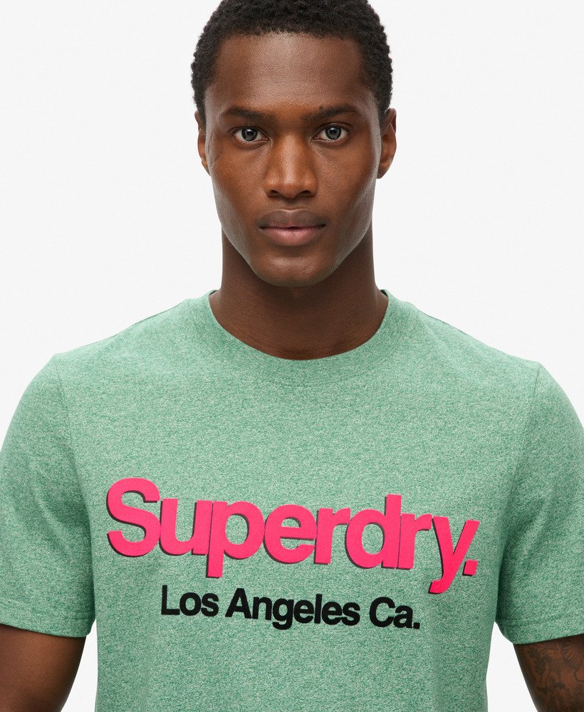 camiseta clássica core logo com lavagem especial em verde vibrante grit.