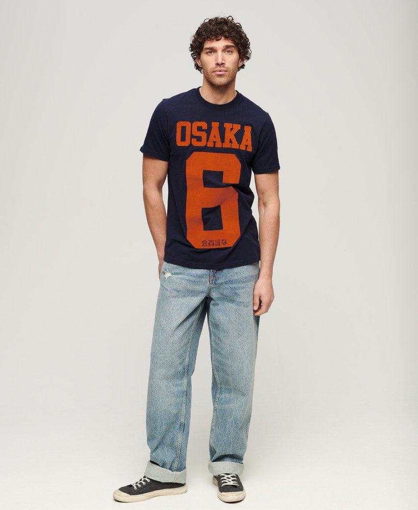camiseta gráfica osaka 6 em azul marinho mesclado