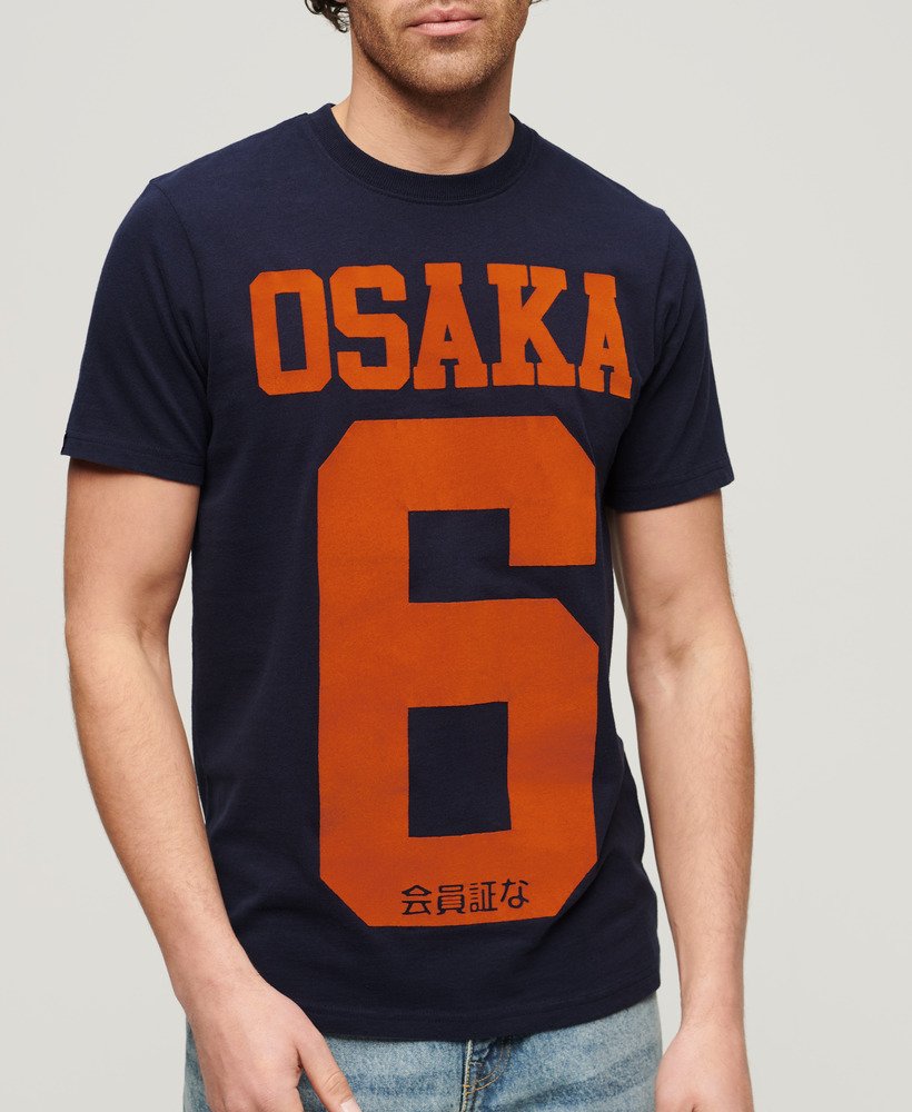 camiseta gráfica osaka 6 em azul marinho mesclado